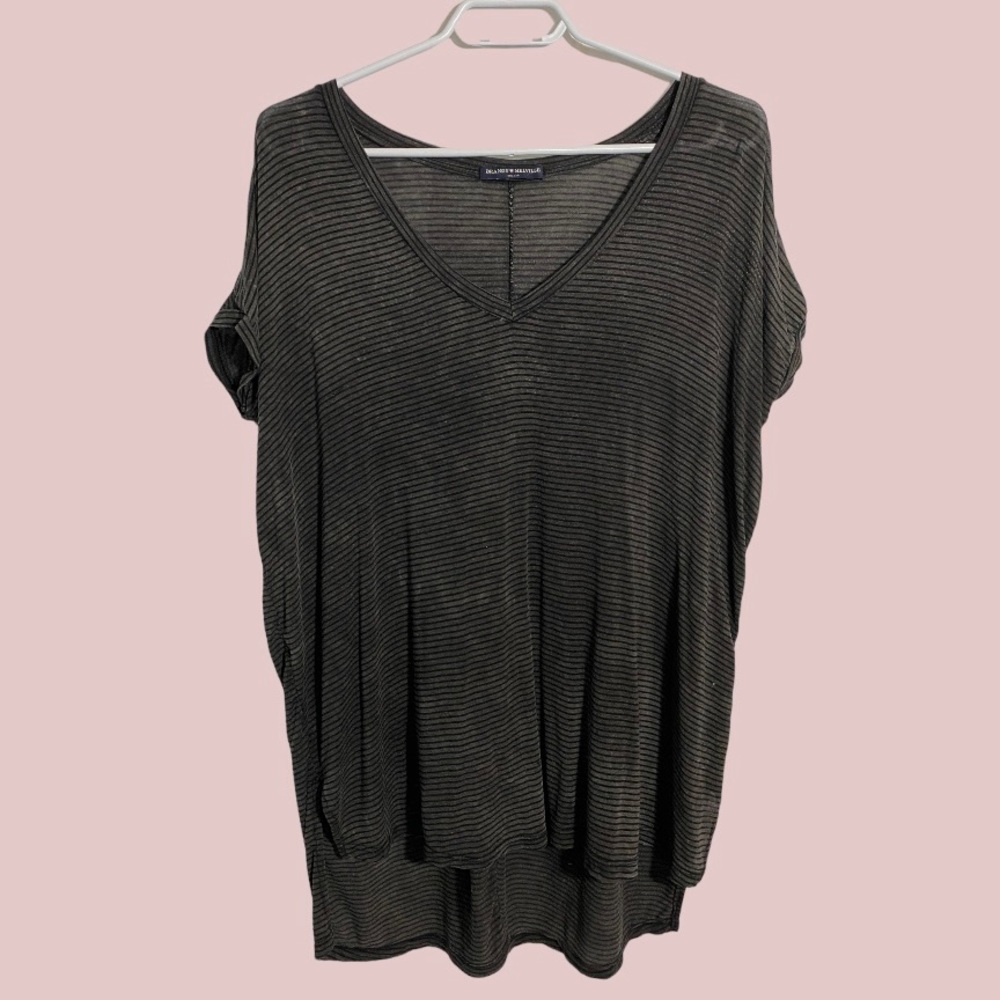BRANDY MELVILLE STRIPED TEE